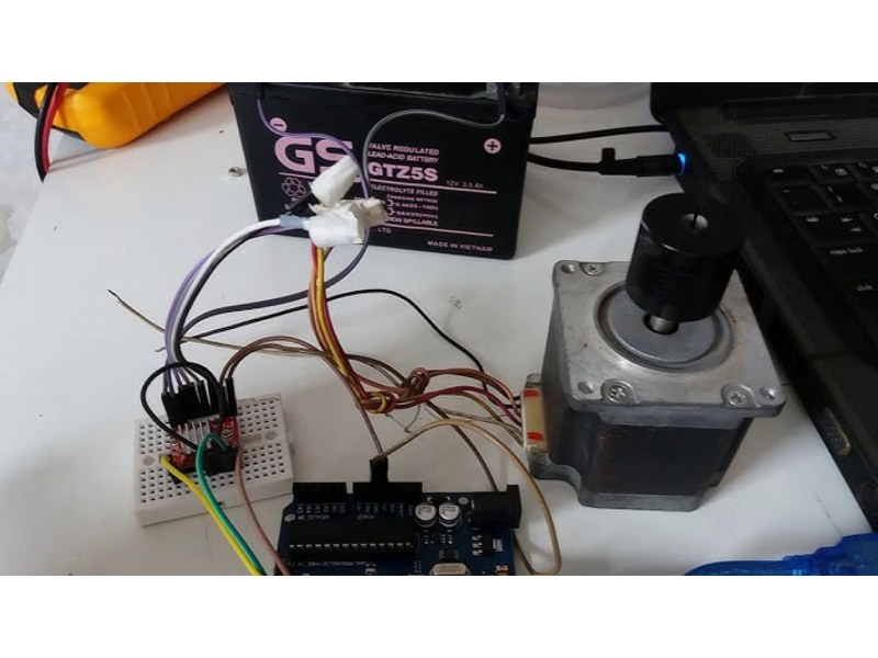 Driver chopper nhỏ điều khiển động cơ bước bằng Arduino và ắc quy 12V, khác với động cơ bước L298N